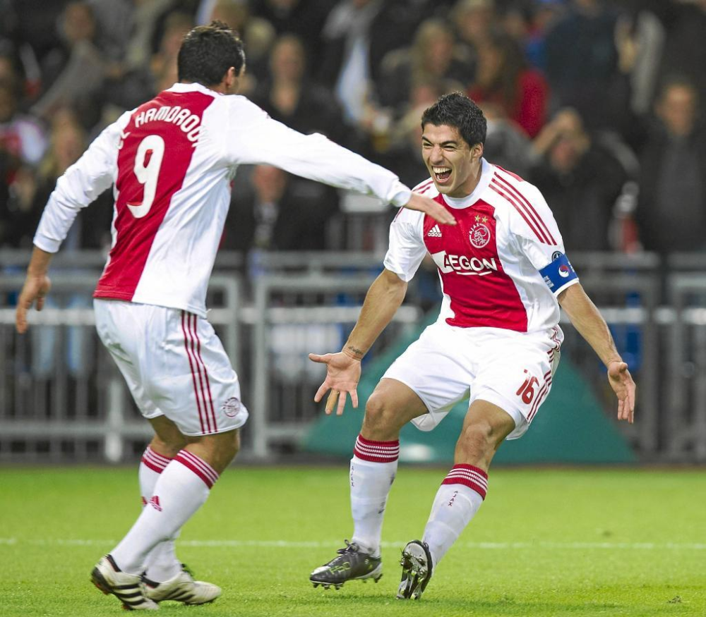 乌拉圭逆转希腊,苏亚雷斯扛起全队 乌拉圭逆转希腊,苏亚雷斯扛起全队