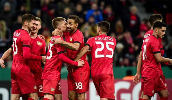 包含勒沃库森逆转比利时，哈兰德统治全场的词条