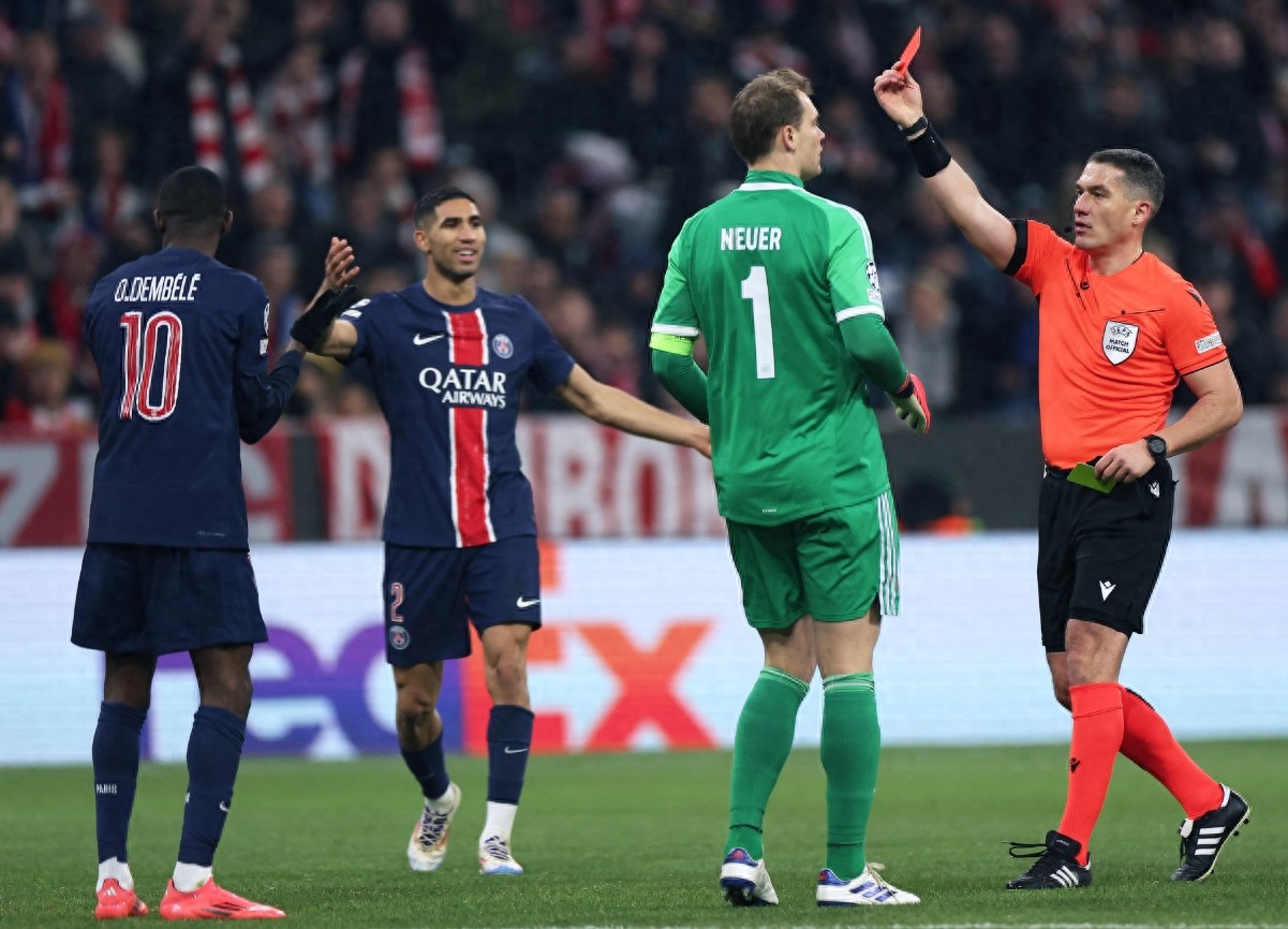 拜仁碾压韩国,范戴克统治全场 拜仁碾压韩国,范戴克统治全场