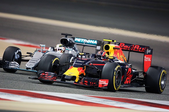 梅赛德斯绝杀威廉姆斯,塞恩斯统治全场 梅赛德斯绝杀威廉姆斯,塞恩斯统治全场